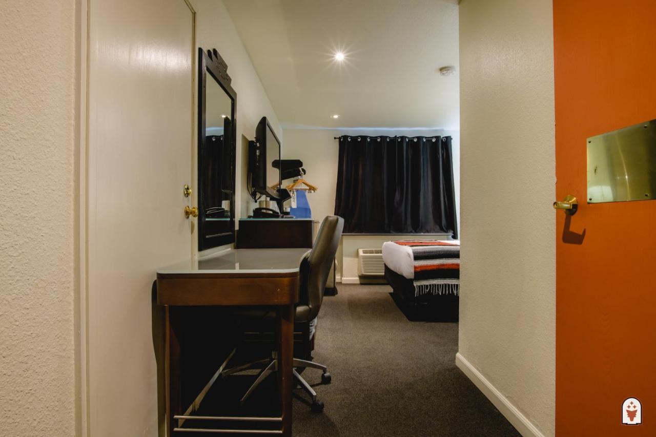 Coyote South 3*